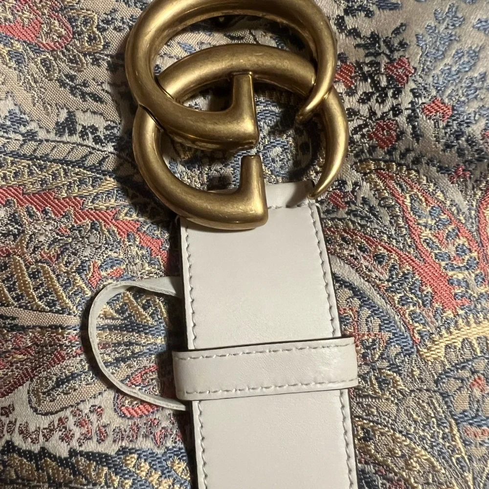 Gucci White Belt with Gold Buckle - Picture 8 of 8